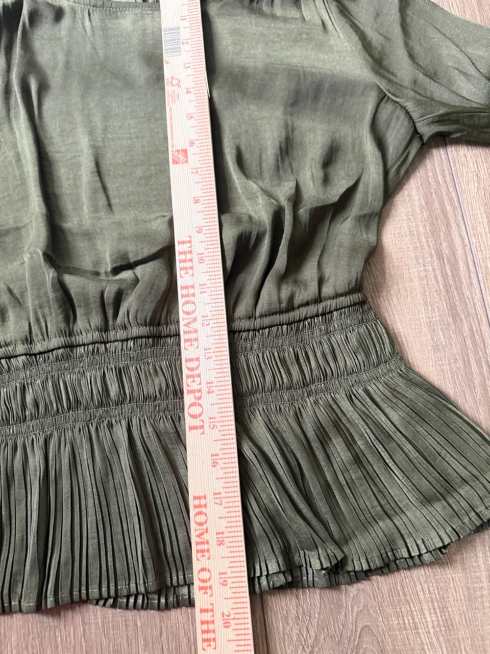 Tahari Pleated Blouse - SZ S - Picture 8 of 12